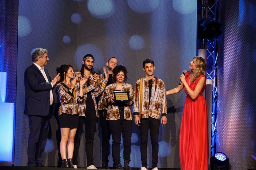 Lo straniero vince il premio Musicultura in tour